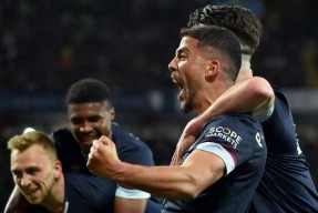 hth客户端下载明尼苏达森林狼训练开放日，国际比赛日迎来里程碑引欢呼，欧联在即，球队文化再被提及的简单介绍